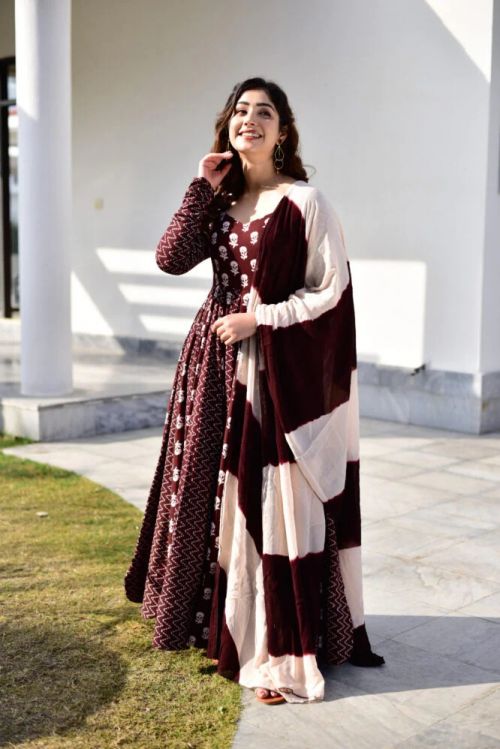 Maanya Kf 16 Exclusive Printed Gown With Dupatta