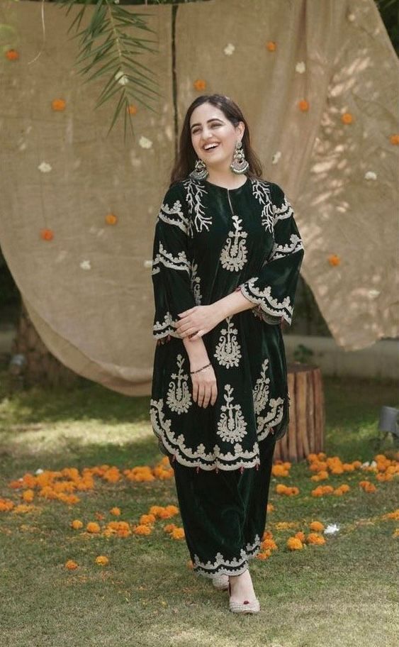 LG Viscose Velvet Designer Readymade Pakistani Salwar Suits