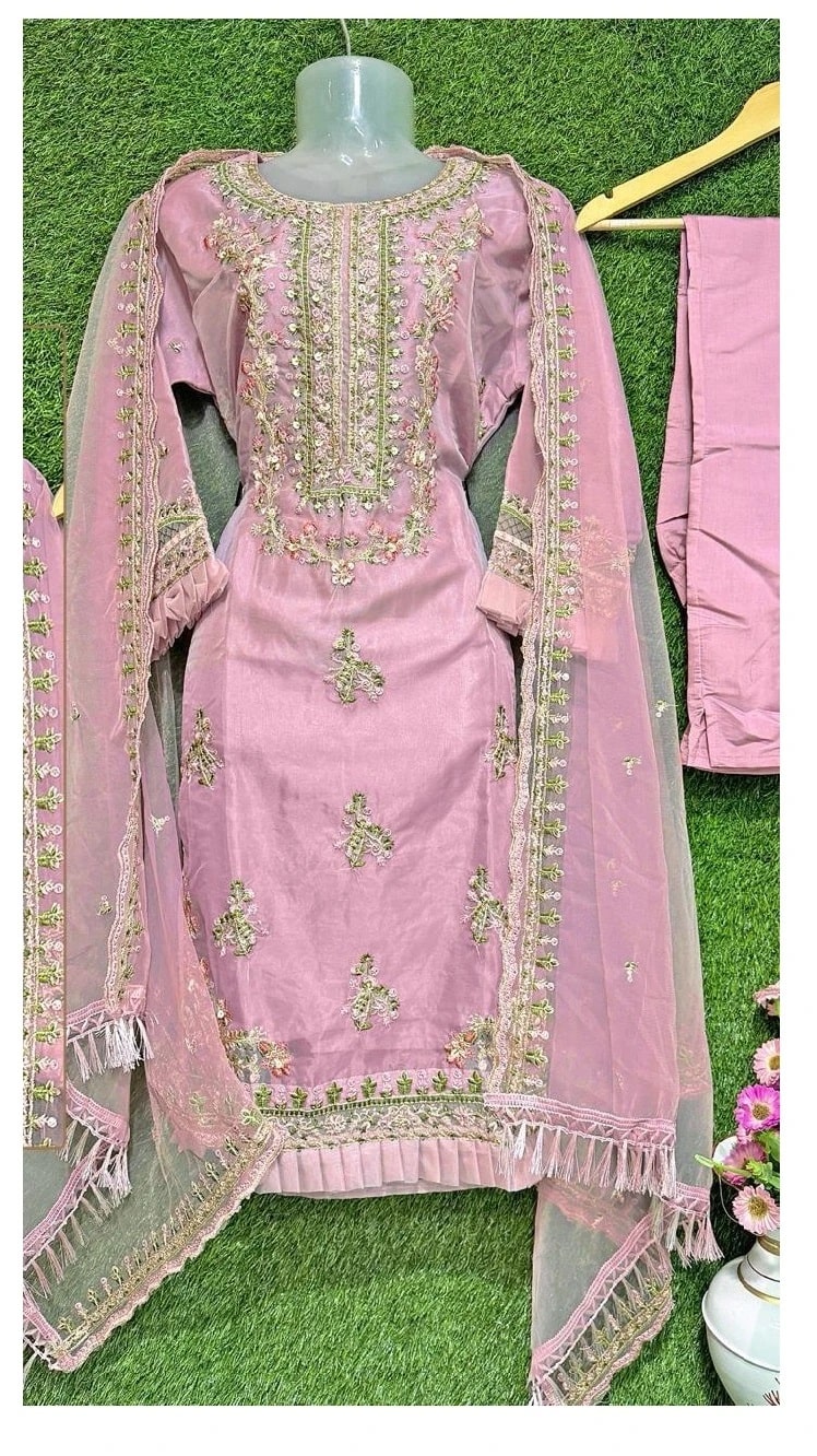 Ramsha R 1122 Readymade Pakistani Salwar Suits Collection