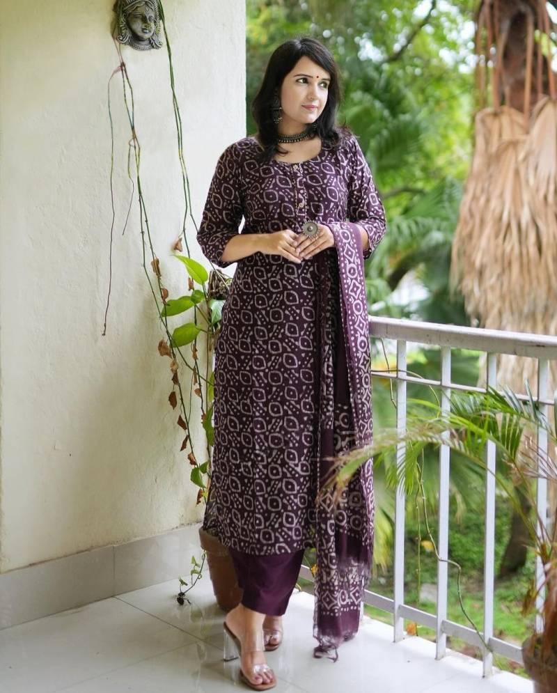 Dhruvi 226 Kurti Bottom With Dupatta