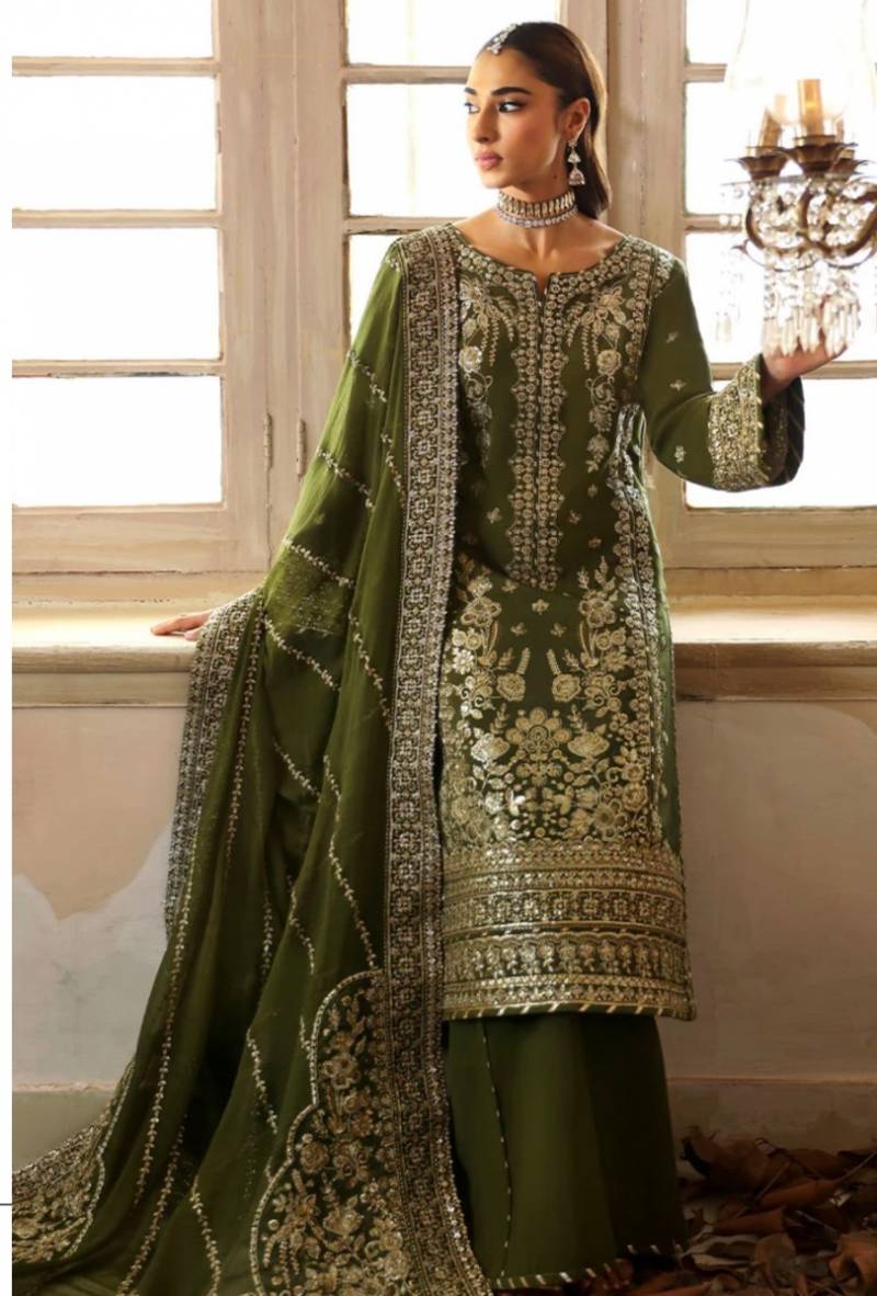 Anamsa 600 Embroidered Pakistani Salwar Kameez