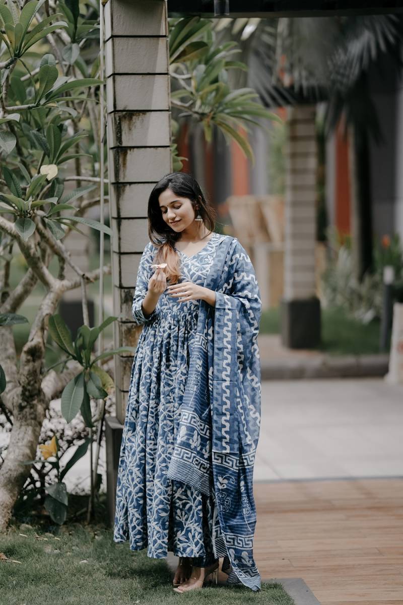 Dhruvi 300 Printed Long Kurti Bottom With Dupatta