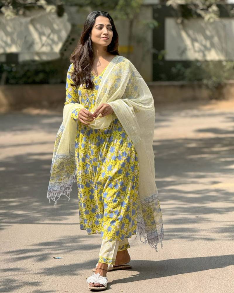 Dhruvi 362 Viscose Anarkali Kurti Bottom With Dupatta Collection